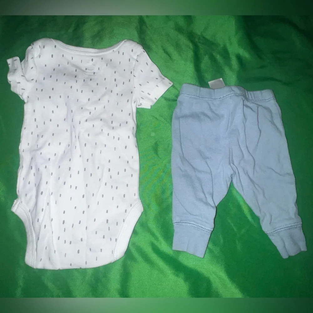 Carter's Blue, Gray and White Baby Outfit size Newborn